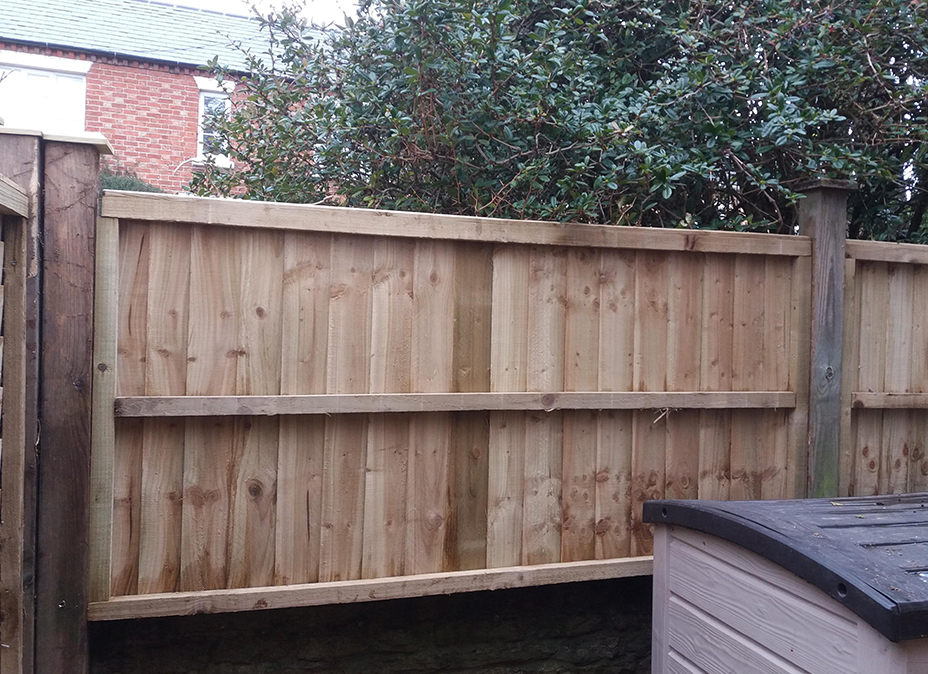 Fencing and fence painting in Northamptonshire